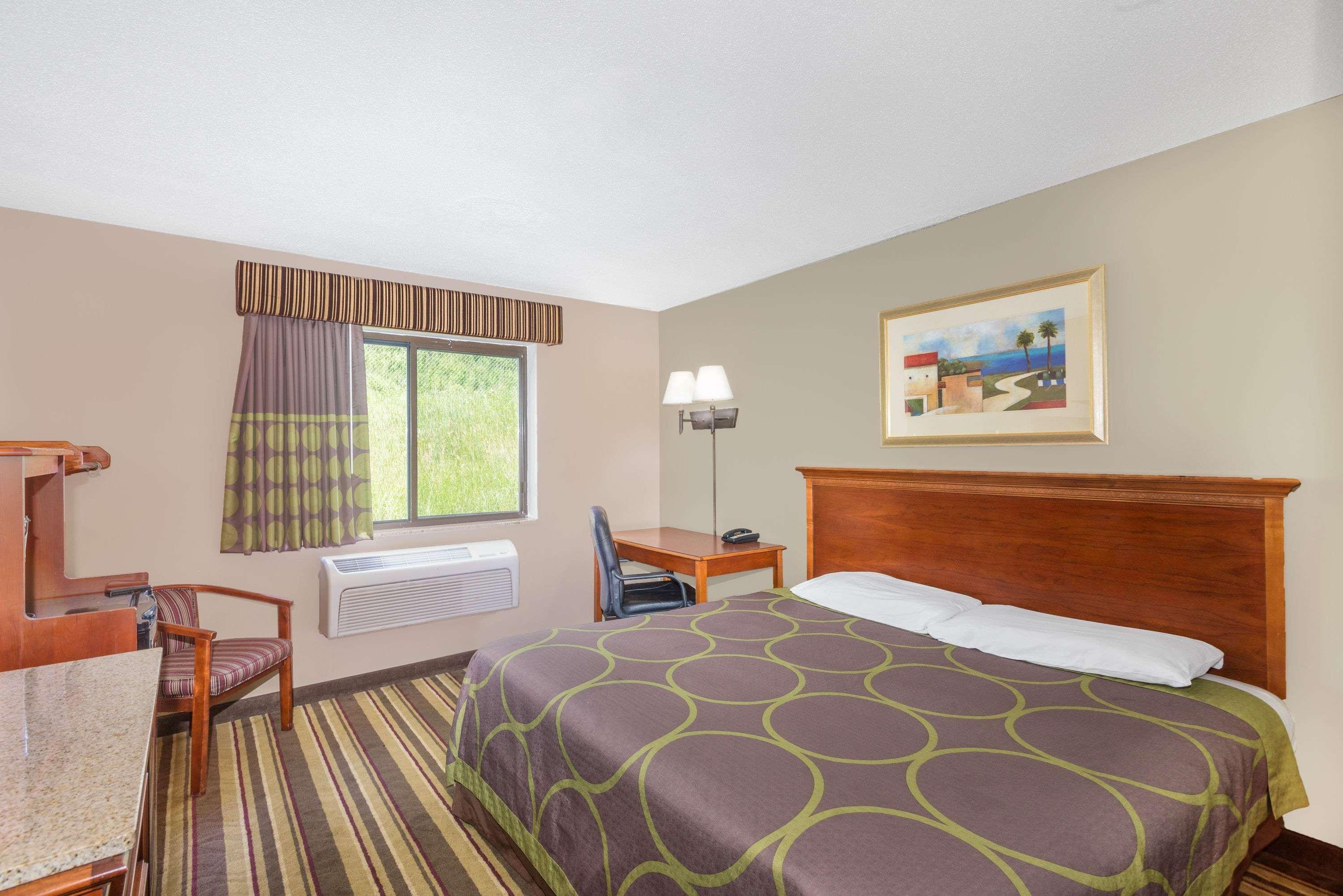 ซูเปอร์ 8 บาย วินด์แฮม ทิลตัน/เลก วินนิเปซอกี Hotel ภายนอก รูปภาพ