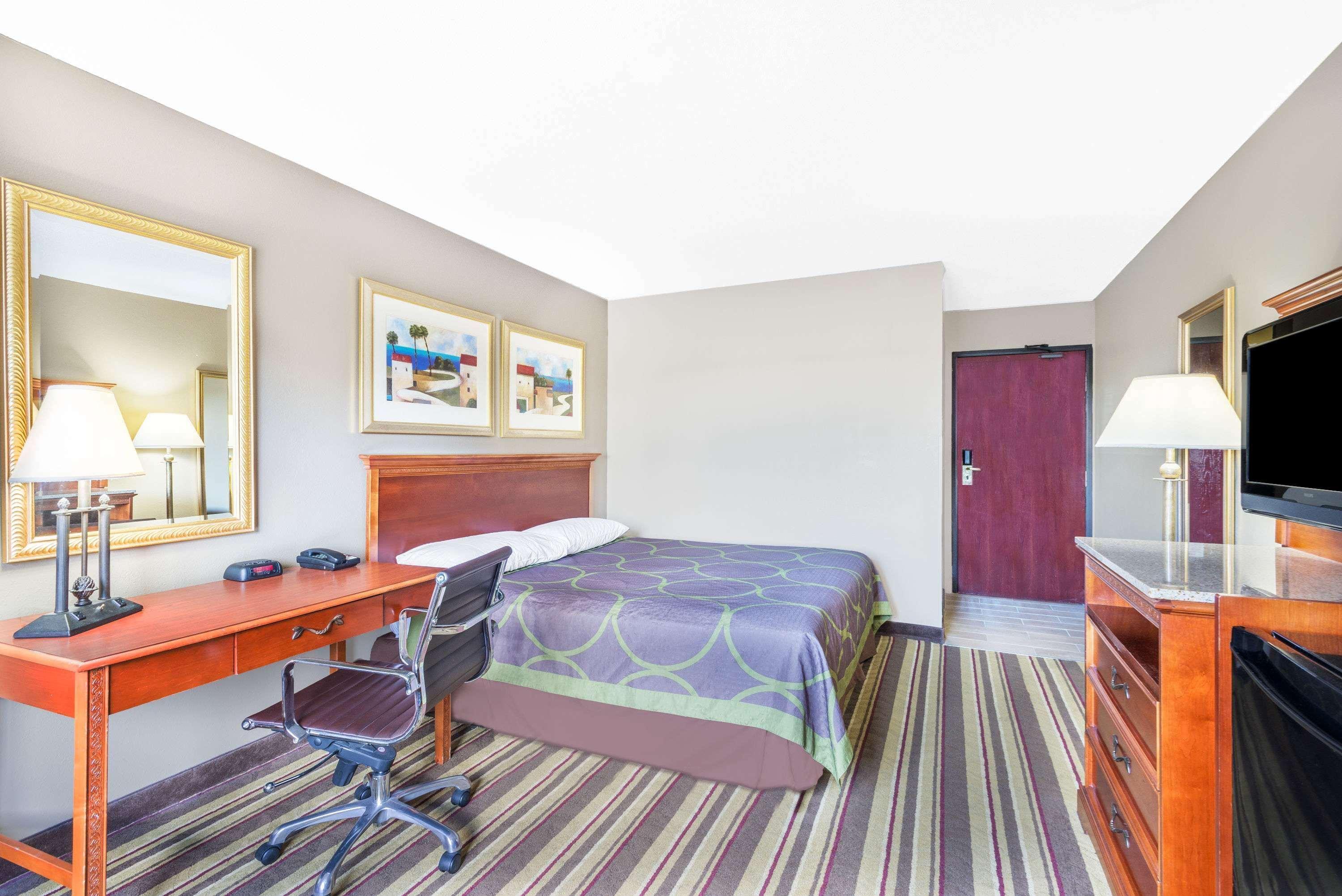 ซูเปอร์ 8 บาย วินด์แฮม ทิลตัน/เลก วินนิเปซอกี Hotel ภายนอก รูปภาพ